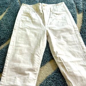 Like new Anne Klein crop jean with fold-up hem and double button waist.wide leg